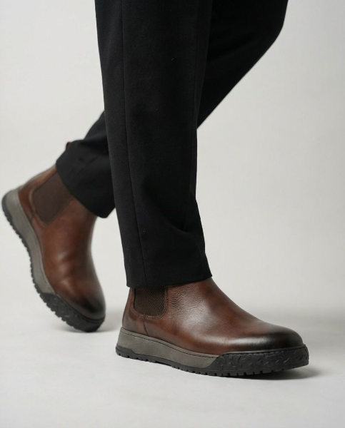 Chestnut color boots with wool lining