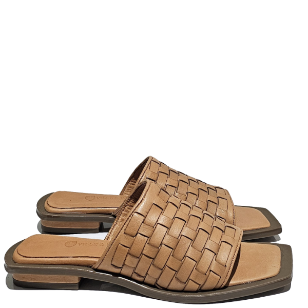 Square toe mule in coconut color